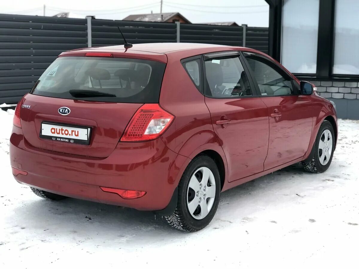 Киа сид 2011 1.6. Киа СИД 2011 красный. Kia Ceed 2011 седан. Красная Киа СИД 2011 года хэтчбек. Киа СИД красный 2010г.