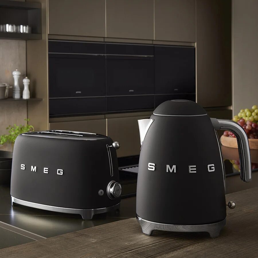 Тостер Smeg tsf01. Smeg klf03pbeu. Чайник Смег матовый. Тостер Smeg tsf01blmeu, черный матовый.