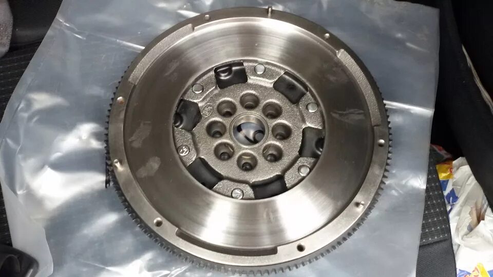 РЕМОНТ ДВУХМАССОВЫХ МАХОВИКОВ В КИЕВЕ. Dualmass Flywheel Fix - YouTube