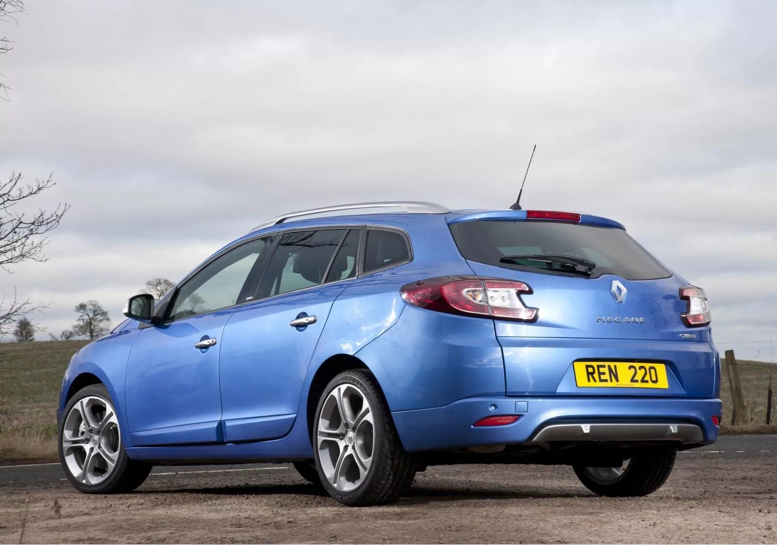 Рено меган 8. Renault Megane Estate gt 220. Рено Меган универсал 2015. Рено Меган gt универсал. Renault Megane 7.