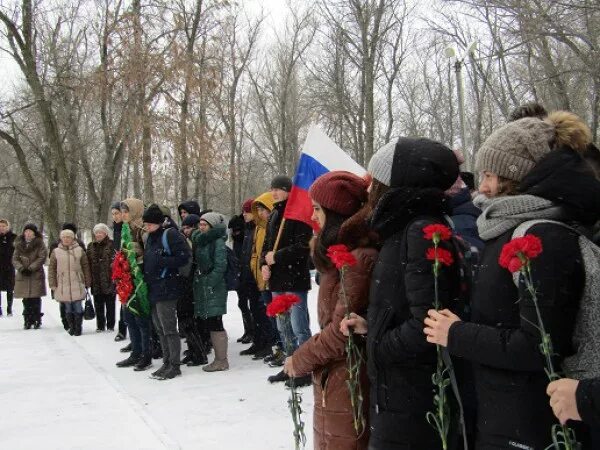 Погода в кривянской на 14. Станица Кривянская. Станица Кривянская Новочеркасск. Голова администрации станицы Кривянской. Памятники ст.Кривянской.