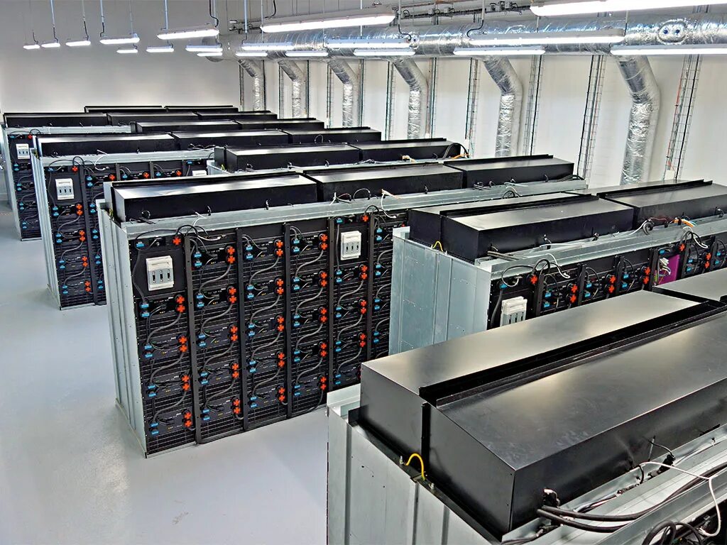 Tech storage. Riu-2500 battery storage. battery energy storage systems. аккумуляторная станция. аккумуляторные фермы.