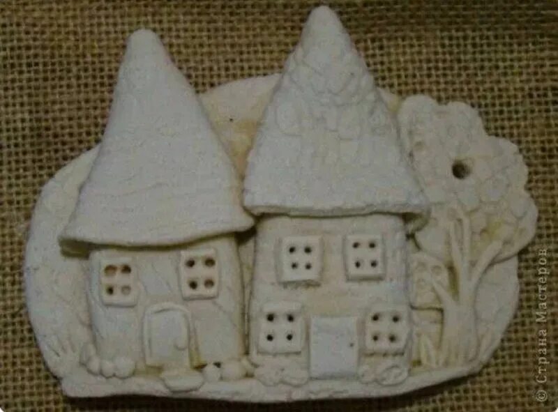 Соленое тесто домики. Дом теста. Дом теста. Домик из соленого теста. Домик из солёного темта.