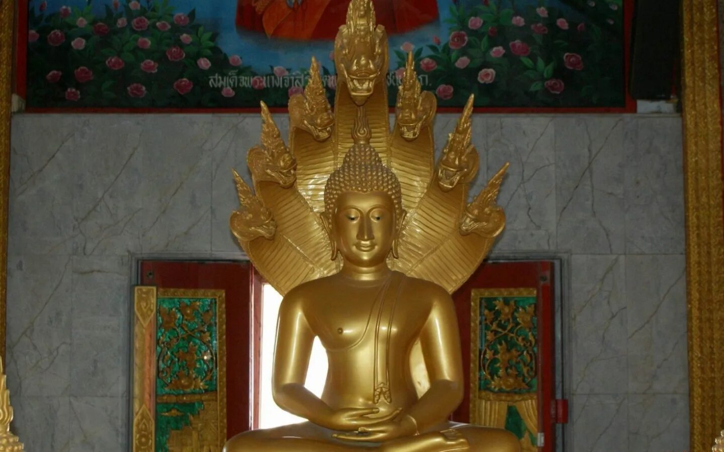 Тест будды. Зал трёх Будд. Будда обои. Статуэтка спящий Будда. Статуэтка Будды картинки.