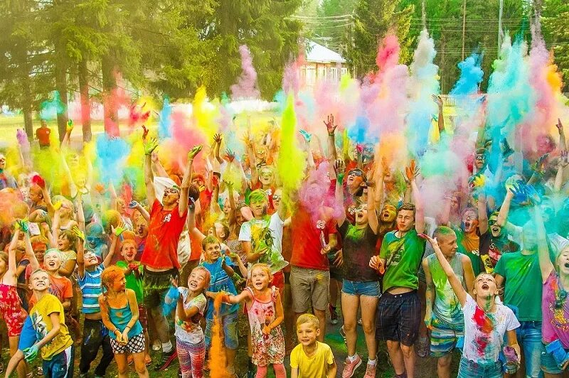 60 дол. Краски Холли детский лагерь. Детский праздник краски. Праздник Холли для детей. Праздник с красками для детей.