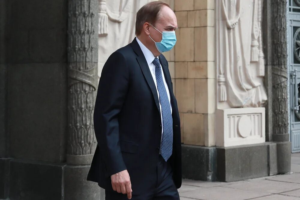 Посол в вашингтоне. Анатолий антонов дипломат в сша в молодости. Посол в вашингтоне. Посла рф в сша анатолия антонова. Посол анатолий антонов.