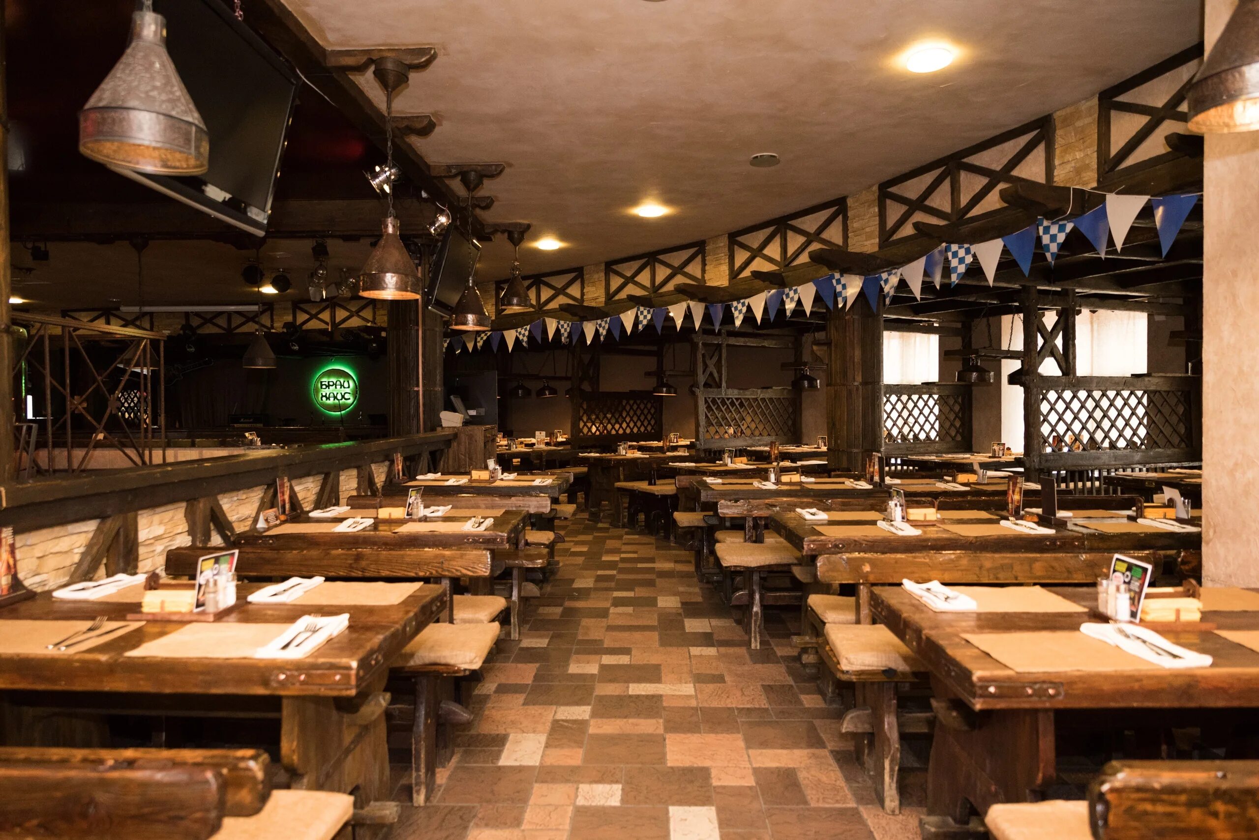 Brauhaus краснодар. Кафе мельница уфа. Ресторан браухаус уфа. Brauhaus краснодар. Пивной ресторан уфа.