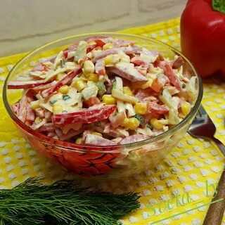 Салат мексиканский с копченой колбасой
