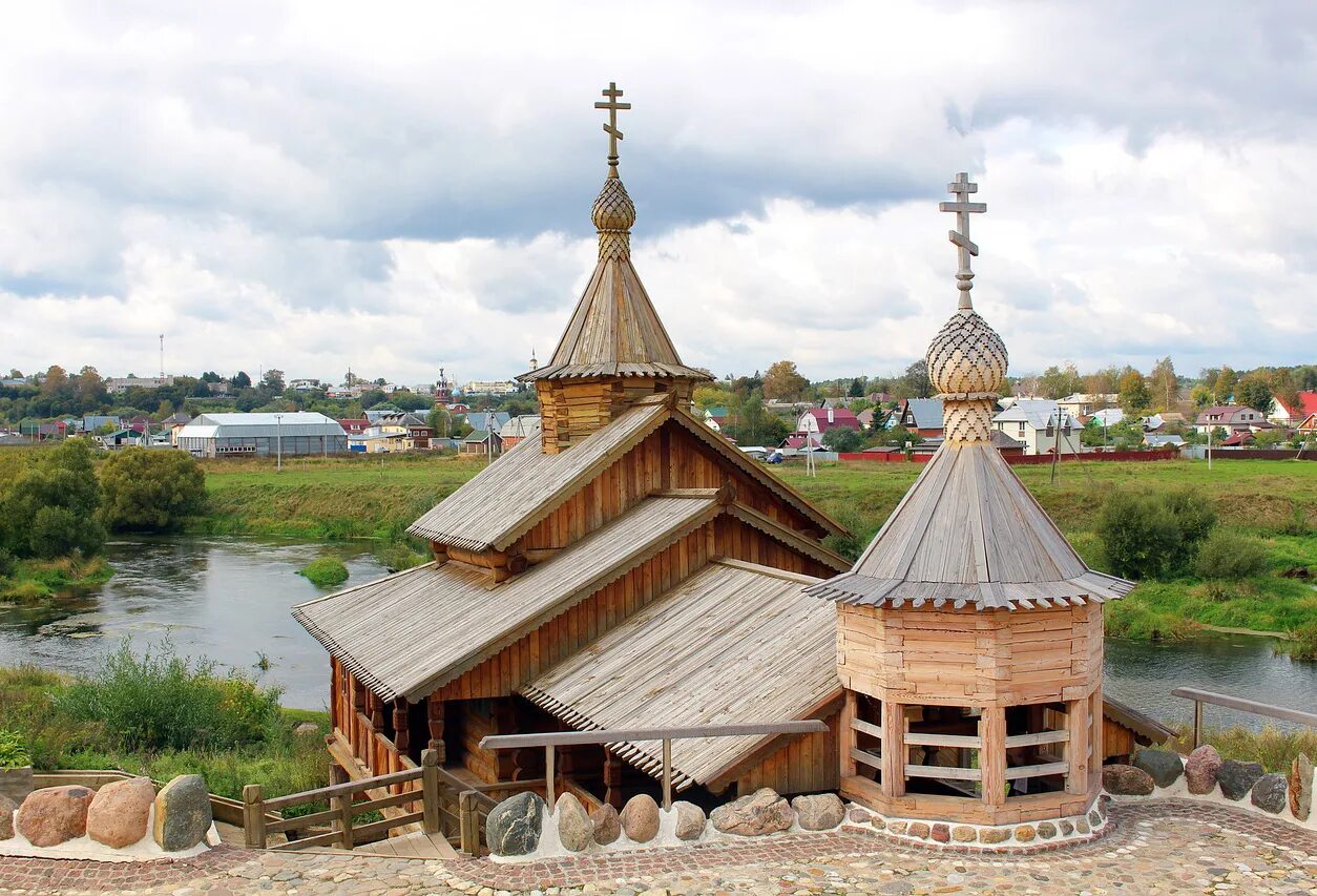 Церковь снаружи деревенская. Часовни русского севера. Храм покрова пресвятой богородицы боровск. Покровская церковь (боровск). Боровск деревянный храм пресвятой богородицы.