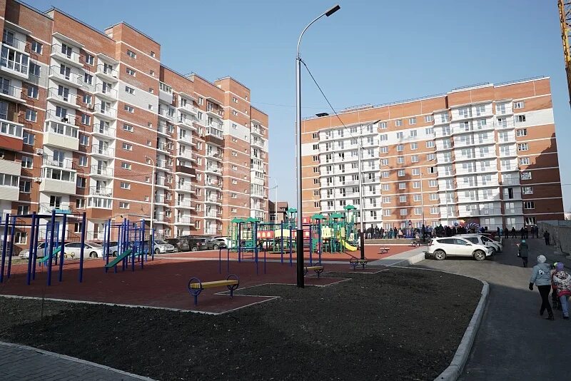 Жк восточный. Жк лазурит хабаровск. Жилой комплекс восточный парк хабаровск. Жк восточный хабаровск. Новые дома жк восточный хабаровск.