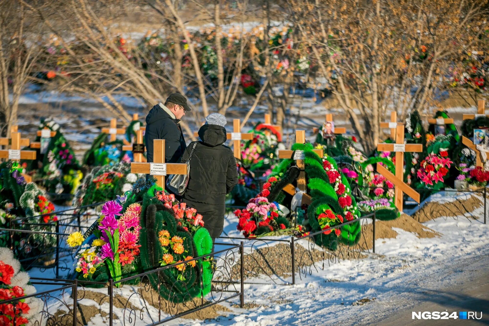 Похоронили красноярск. Кладбище Бадалык. Зыковское кладбище Красноярск. Бадалыкское кладбище Красноярск. Шинное кладбище сектор 168 Красноярск.