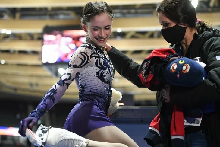 Миа калин фигуристка. Изабель левито. Изабо левито фигуристка. Грейси голд фигуристка 2022. Изабо левито.