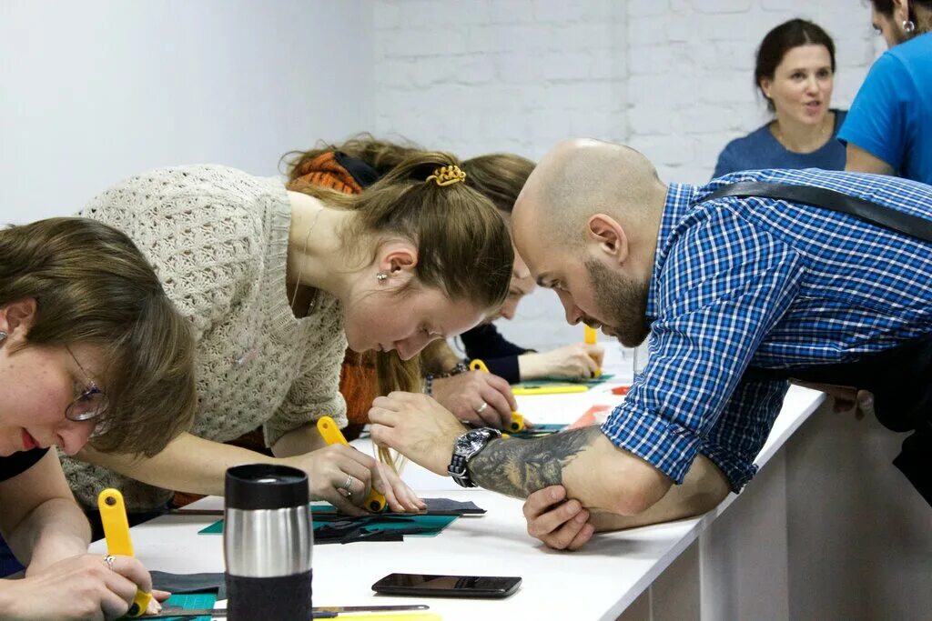 московская школа современного искусства msca. франшиза школы. лекция о современном искусстве. современное выставочное искусство. современная художественная школа.