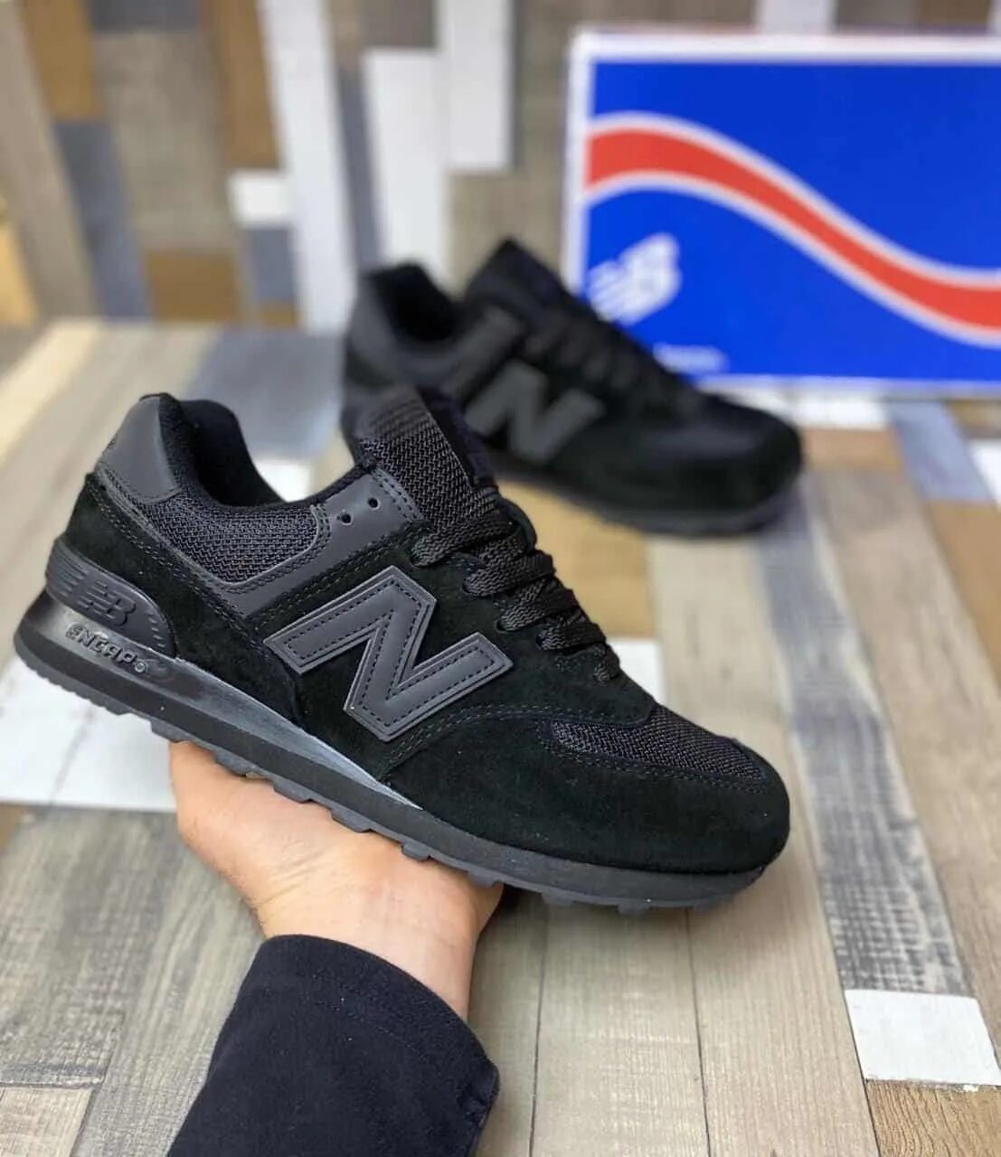 New balance замшевые. Нью бэланс 574 черные замшевые. Кроссовки New Balance 574 черные. Нью бэланс 574 мужские черные. New Balance 574 черные замшевые.