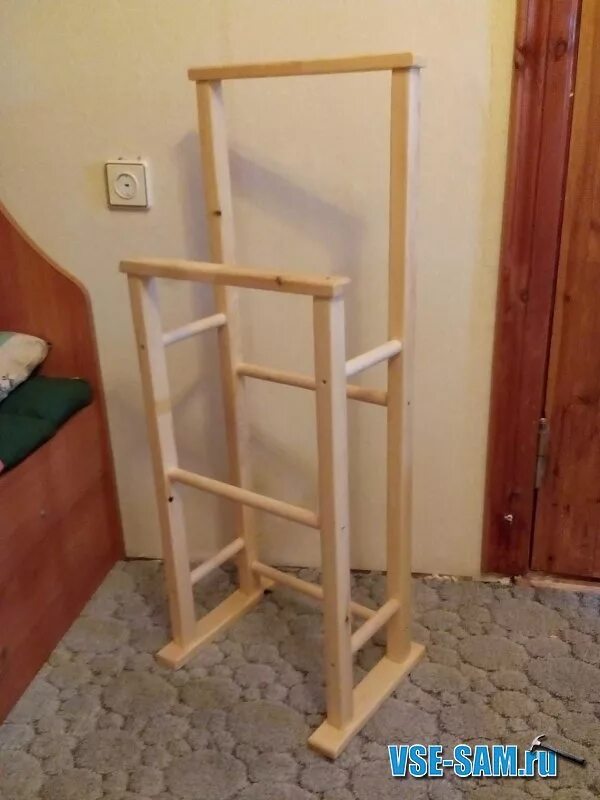 Сделать напольную подставку