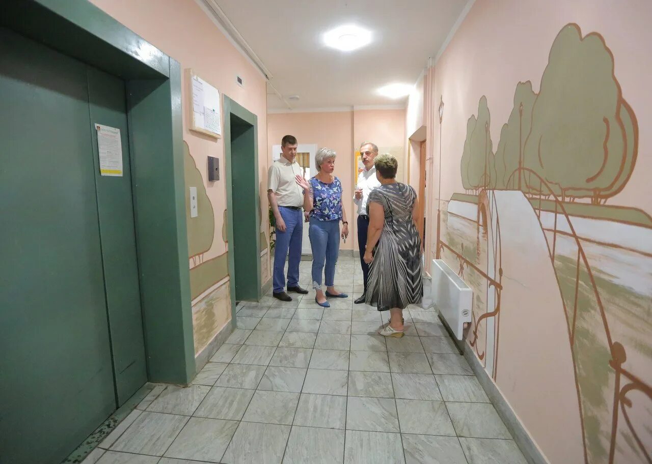 Подъезд к общему дому. Красивый подъезд. отделка подъезда. современные подъезды. красивые подъезды многоквартирных домов.