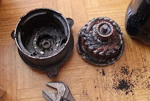 Disassembly and assembly of the radiator fan (Nissan Micra 3, Micra K12, petrol,