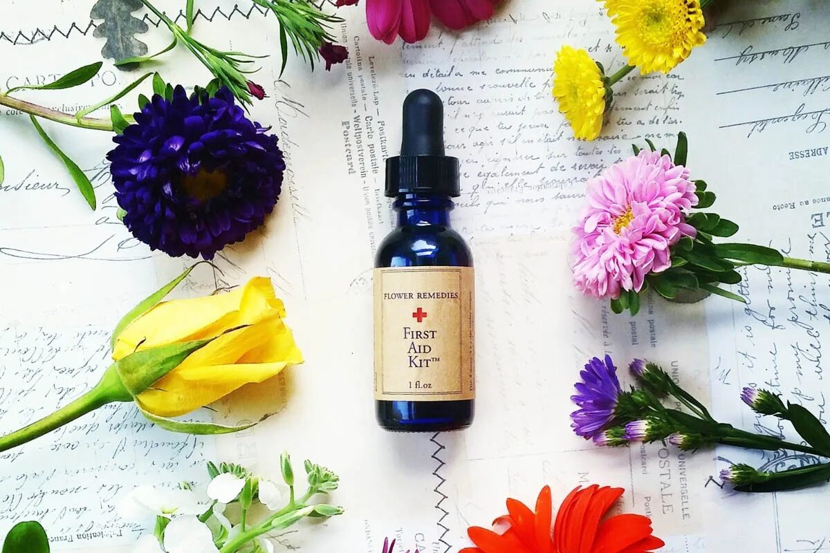 Цветочная эссенция эликсир. Essence flowers. Духи туалетная вода тианде. Essence flowers. Geranium essential oil.