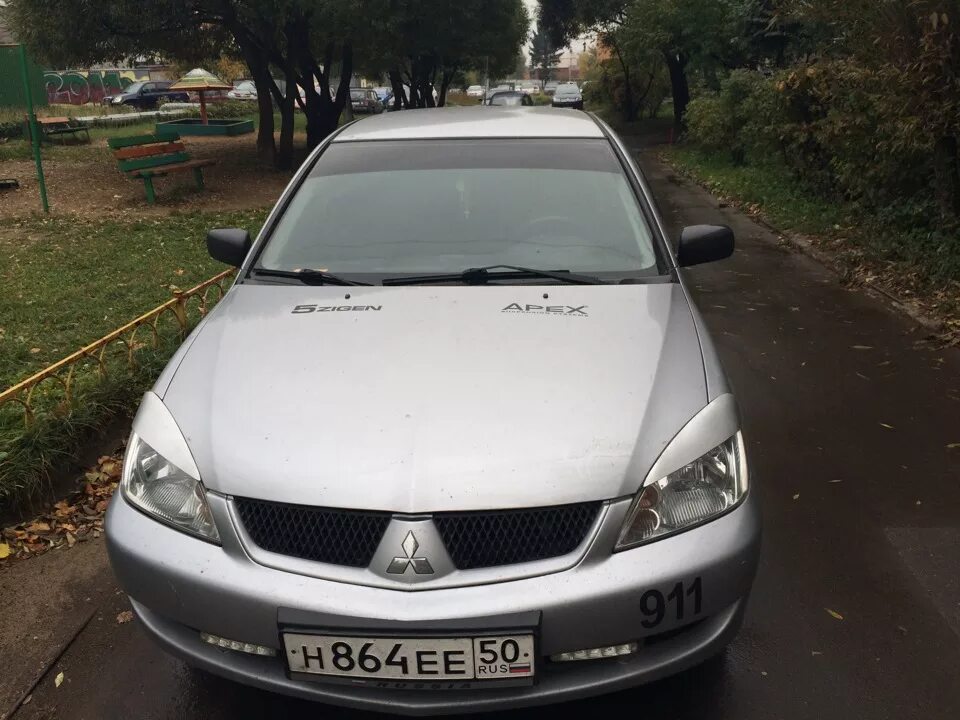 Lancer 9 лобовое стекло. Лансер 9 с полоской на лобовом. стекло лобовое лансер 9 с синей.