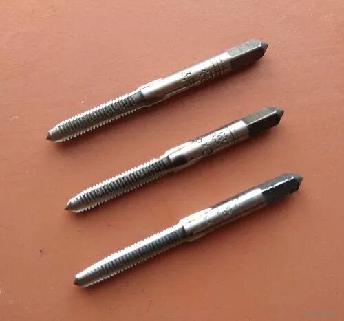 р6ам5. комплект метчиков ручных дело техники 2шт. 7мм (4-28003-04-0. стержни ф2,1х33 вк6м. метчик ручной м4х0.