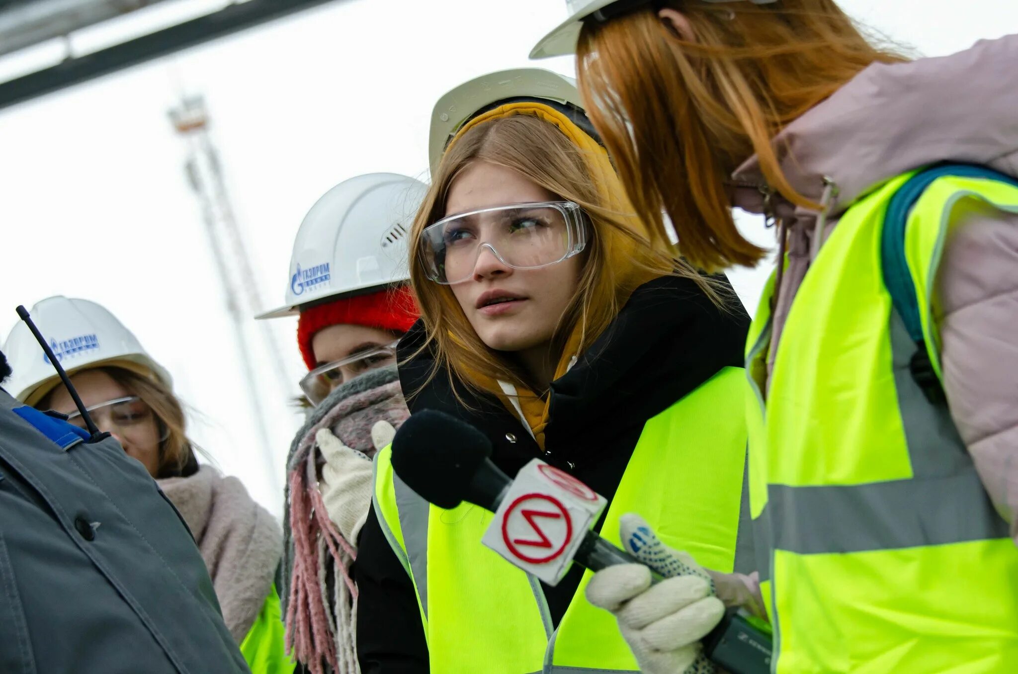 Ямбург добыча вакансии вахта. Ямбург добыча вакансии вахта. Газпром добыча ямбург укпг 6. Ямбурггаздобыча юбилей. Спецодежда газпром добыча ямбург.