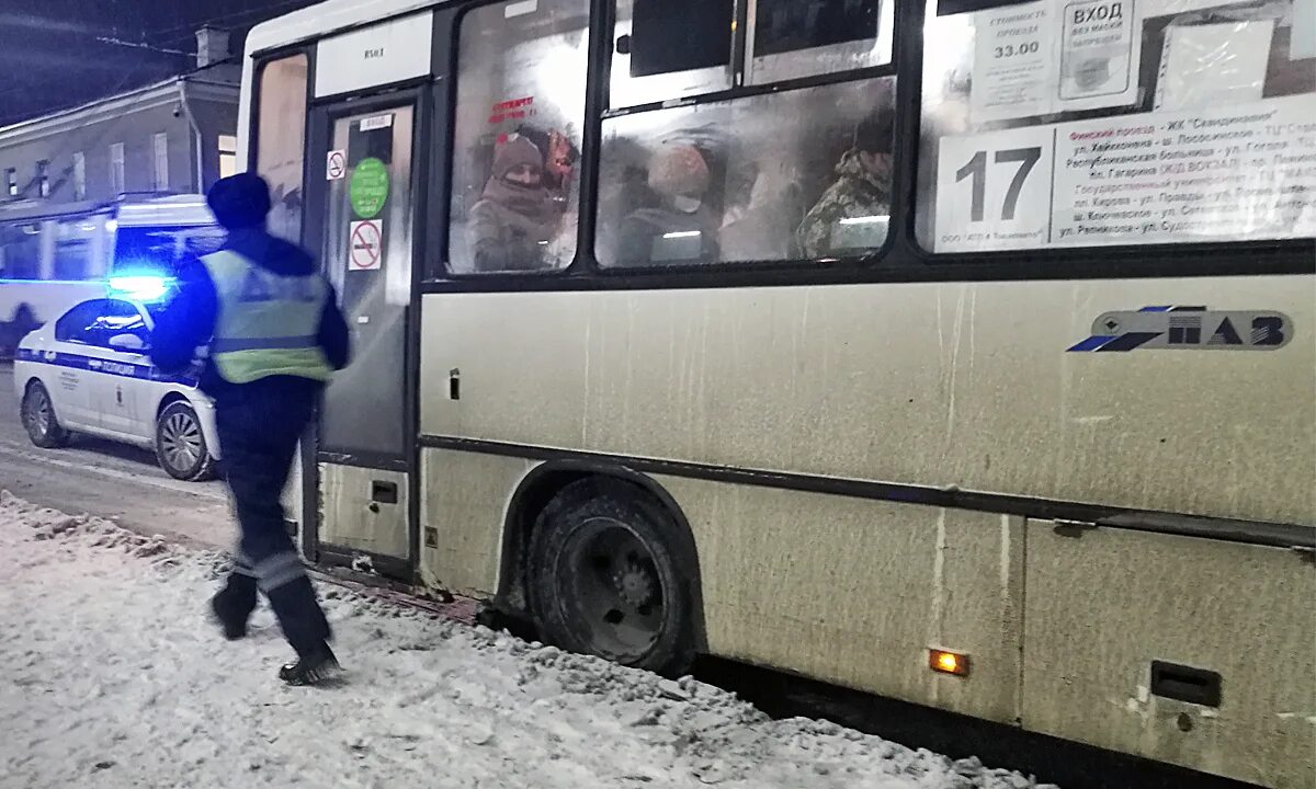 Автобусы Петрозаводск. Петрозаводский автобус. Автобус для спортсменов. Автобусы Петрозаводск фото. Автобус спортсмены