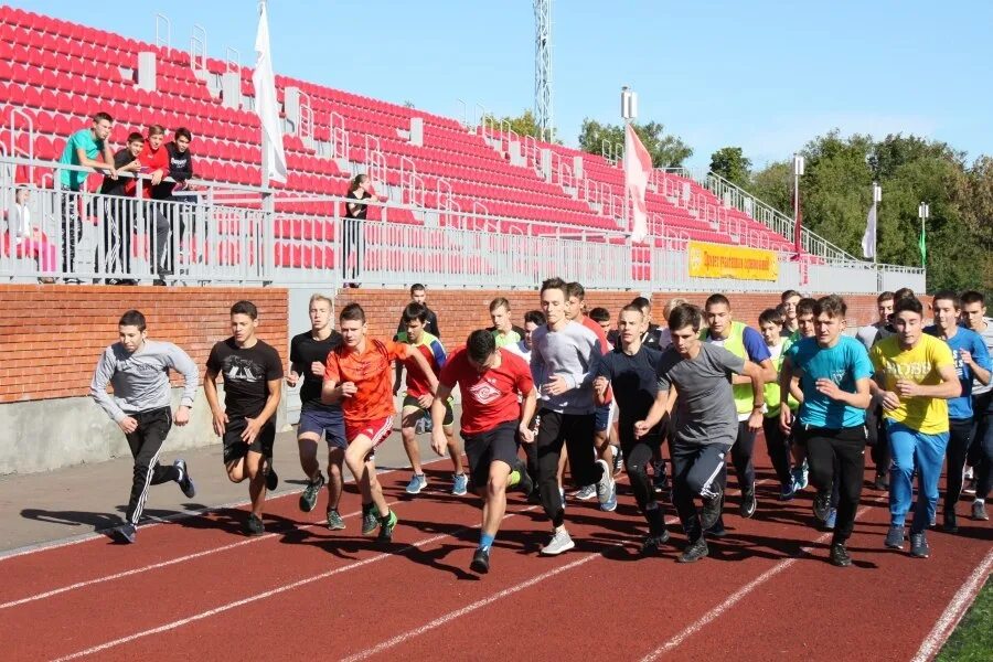 Татнефть олимп. Олимп чистополь. Олимп чистополь. Футбольная команда чистополь. Стадион олимп чистополь.