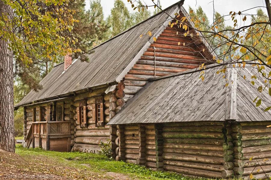 Национальные дома россии. Срубная изба Беларусь. Среднерусская изба. Избушка древней Руси. Сибирская Крестьянская изба.