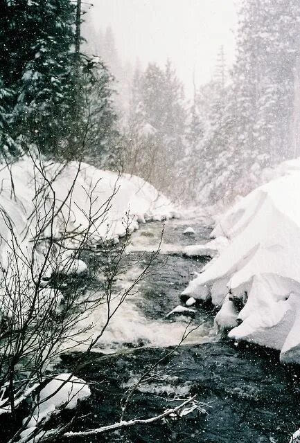 Quite cold. Снег на сцене.