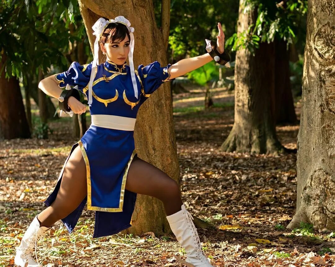 Чунь ли в реальной жизни. Anastasia August Chun li Cosplay.