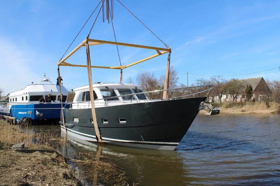 Хаусбот ушаковские верфи. Мрб катер. Ушаковские верфи - судоверфь. Ушаковские верфи. Ушаковские верфи директор.