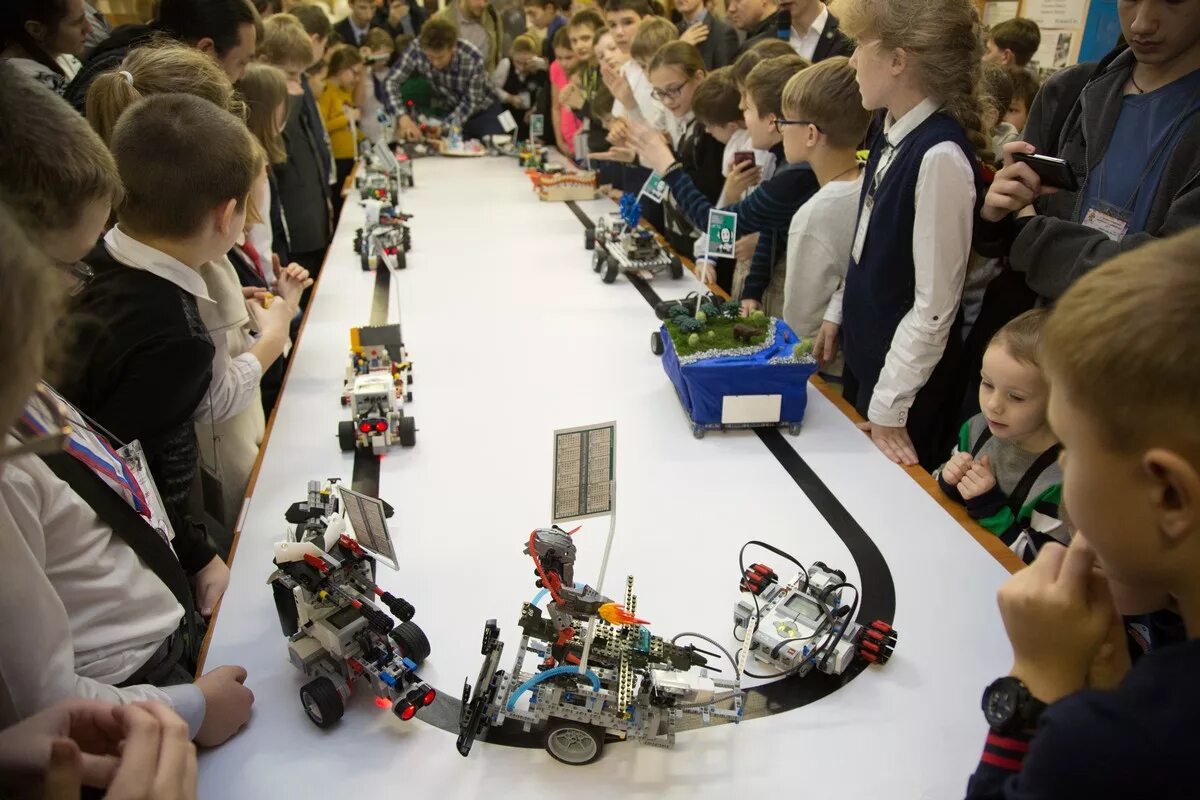 Робототехника роботы. Робототехнические соревнования. Состязание роботов. Робототехника соревнования. Турнир по робототехнике для робототехники.
