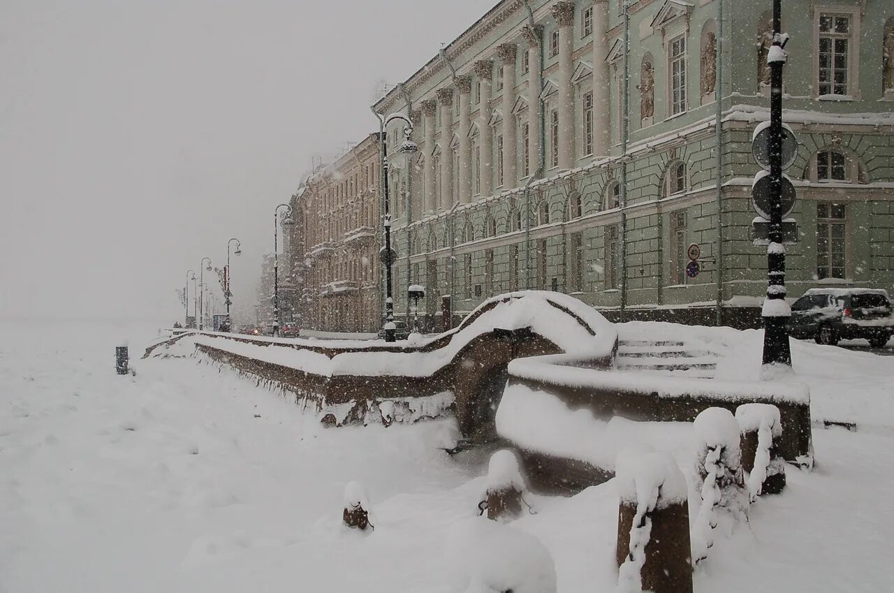 Какая зима в петербурге. Снежный питер 2025. метель в санкт петербурге. снежный покров в санкт-петербурге. питер снегопад 2025.