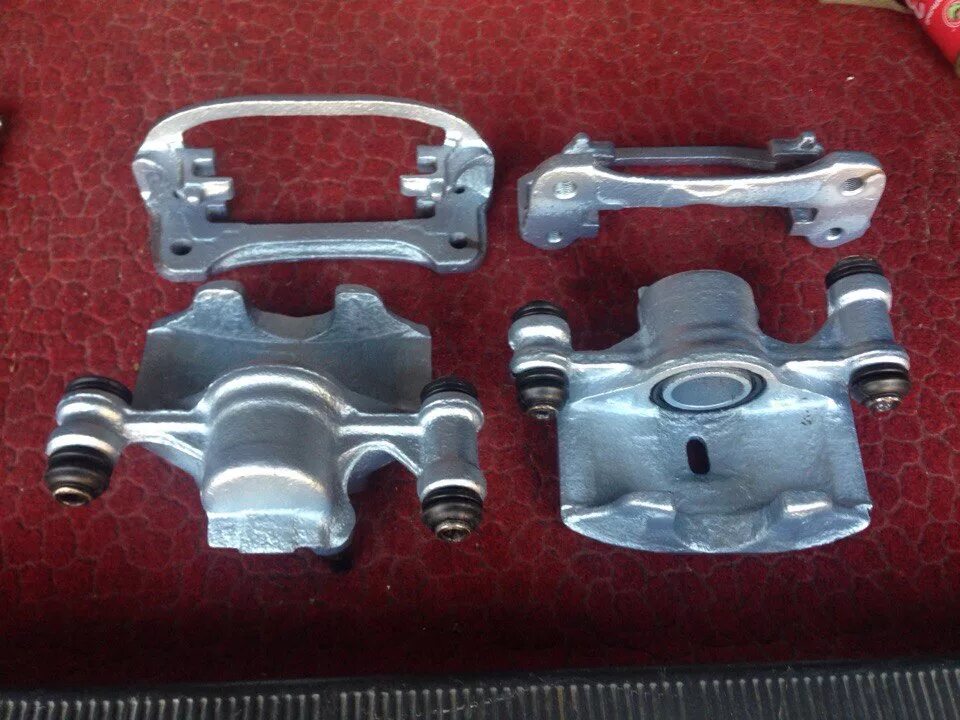 Суппорта субару 4 pot. Суппорт кузова. Суппорт кузова. Пружина рычага кпп тойота хайс н100. Суппорт кузова.