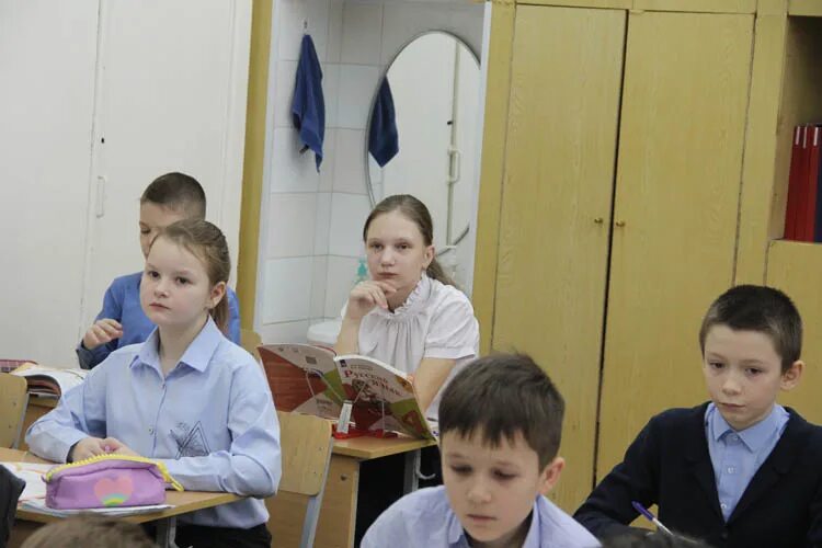 Школа 81 омск. 22 школа ученики. Вечерняя школа омск. Школа 86 омск. Школа 80 омск.