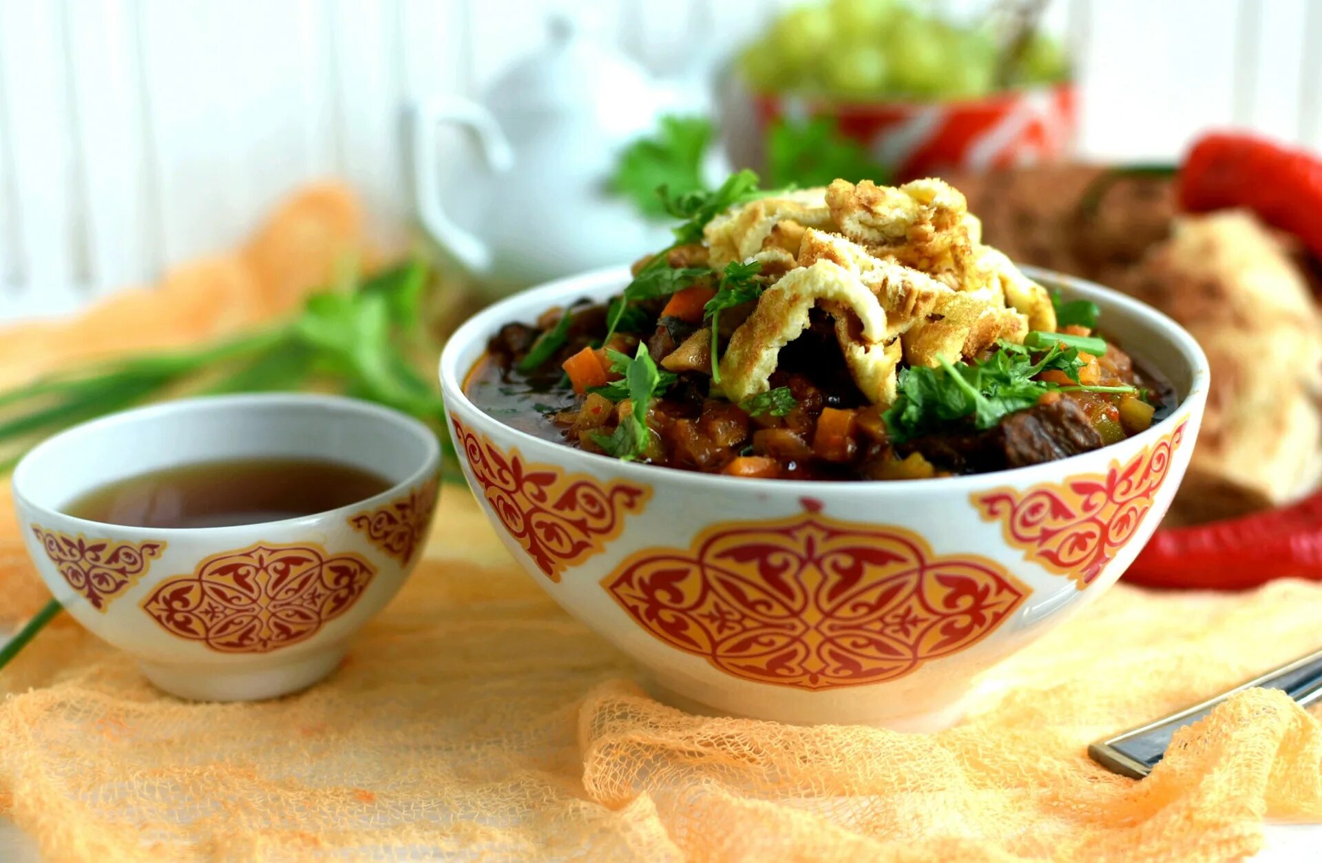 Среднеазиатская кухня. Среднеазиатская кухня блюда. среднеазиатский суп. супы среднеазиатской кухни.