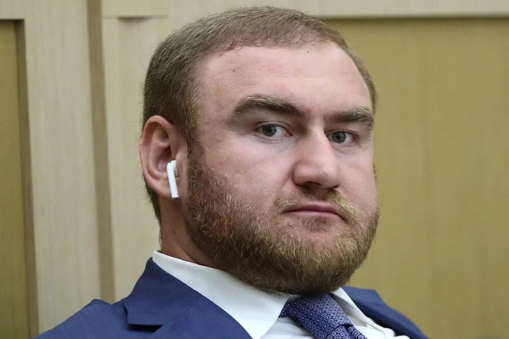 Назир арашуков. Сенатор арашуков биография национальность. Депутат арашуков. Арашуков рауль туркбиевич. Сенатор арашуков биография национальность.