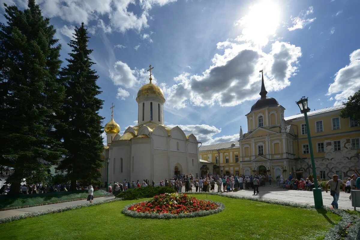 свято троицкий монастырь сергия радонежского. где храм сергия радонежского. где храм сергия радонежского. троице-сергиева лавра троицкий собор. троице сергиева лавка троицкийс обор.