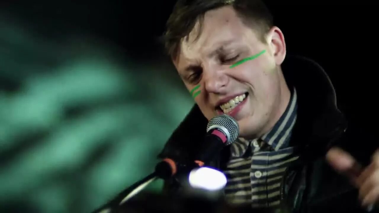 Robert delong don t wait. Robert delong don&#039;t wait up. robert delong - don&#039;t wait up альбом. don&#039;t wait up robert delong слушать. robert delong in the cards  2015.