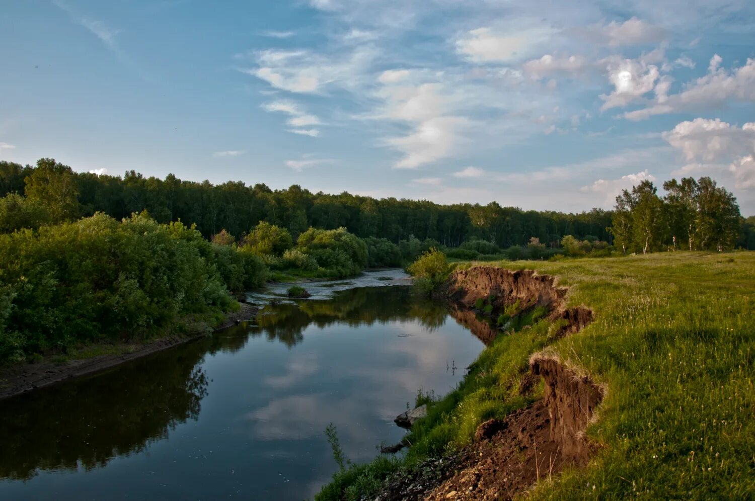 Бузим база отдыха красноярск. Река пойма красноярский край. Чадобец река. Река бирюса в иркутской области. Река кан красноярский край.