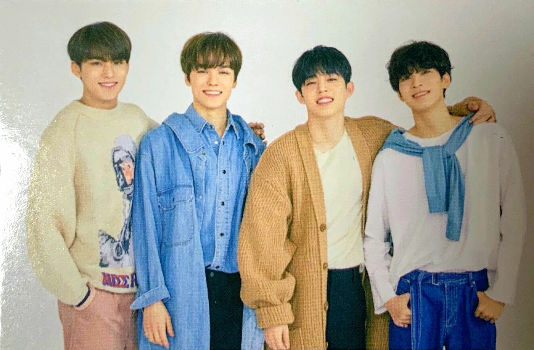Севентин обои на рабочий стол. Bts чимин. Seventeen the8 факты. Seventeen caratland 2024. Севентин логотип группы.