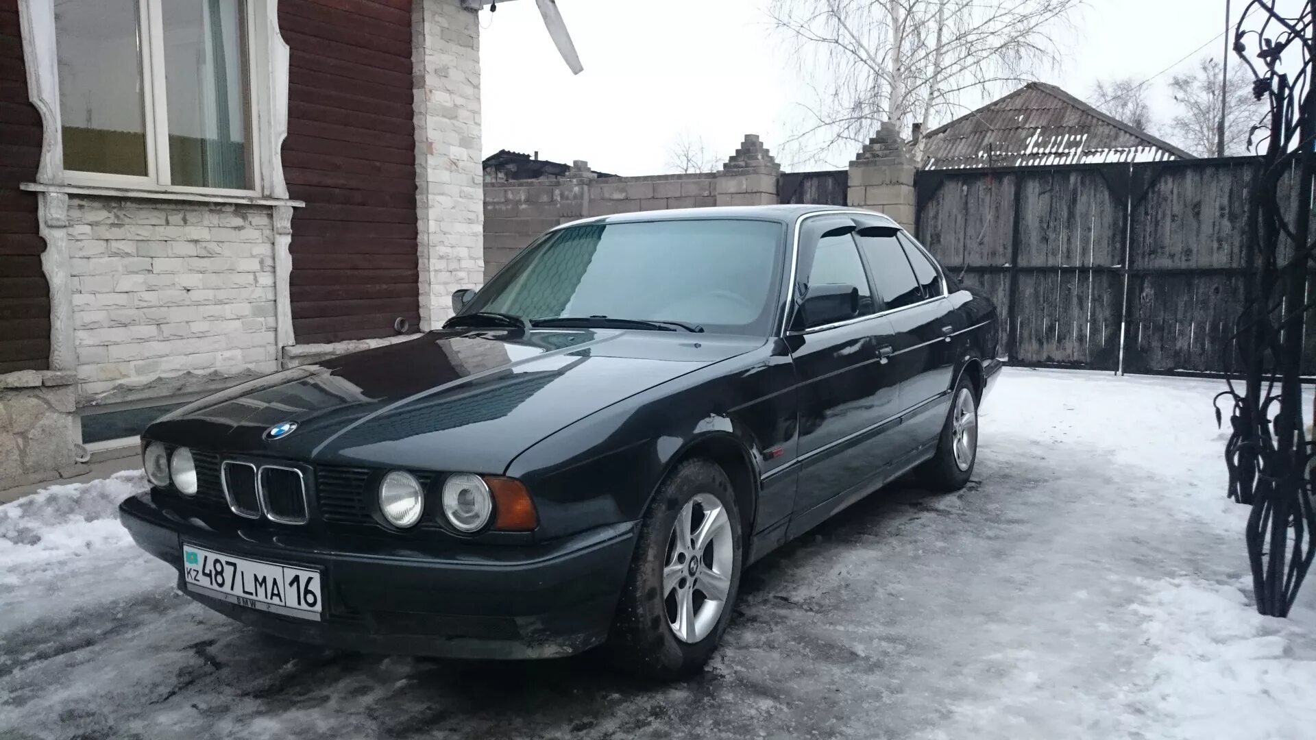 90 пятерка. БМВ 525 90х. БМВ 525 90 года. БМВ 5 90-Х. BMW 5 90 годов.