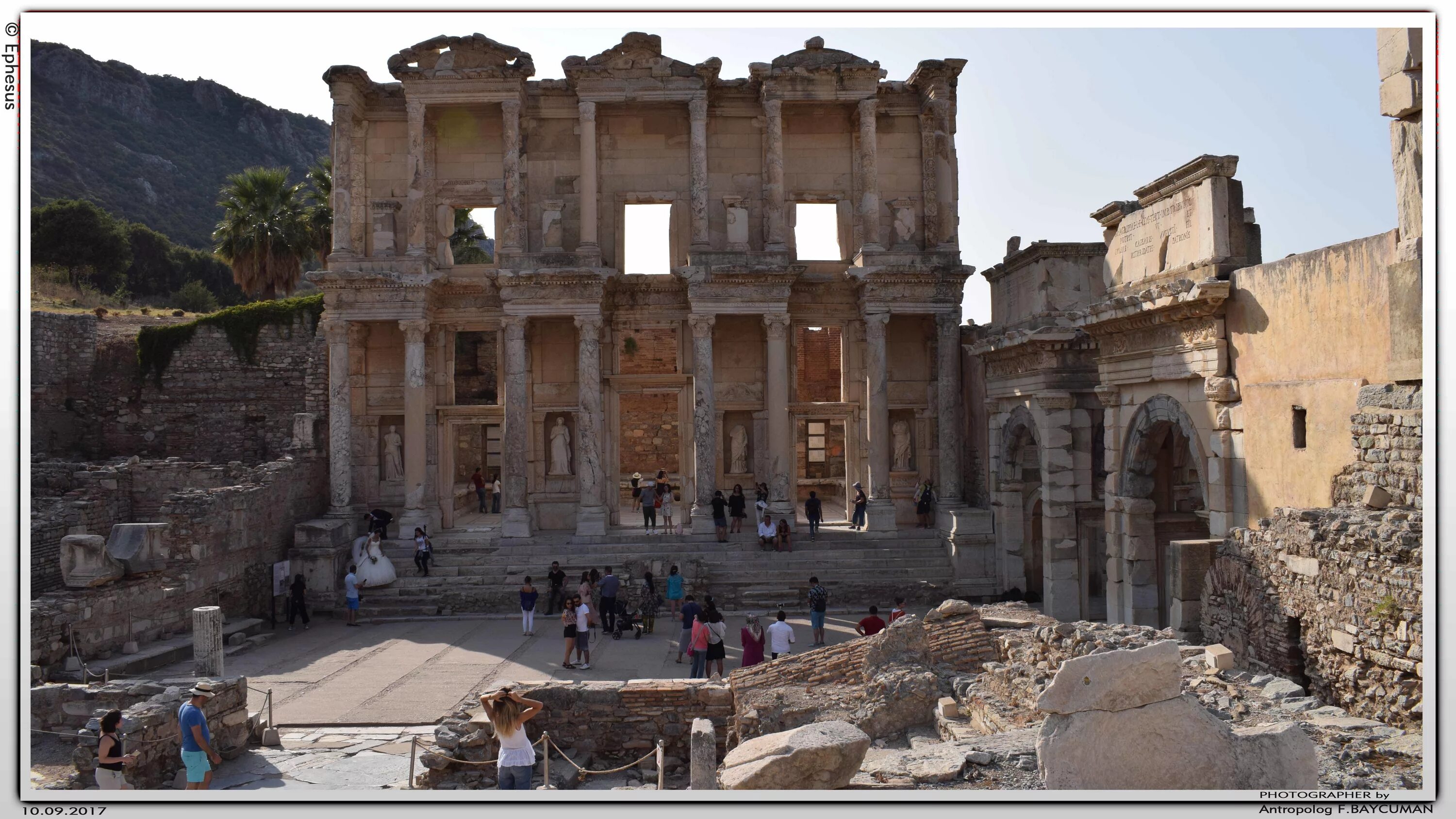 Библиотека адриана аттика греция. Мусейон в александрии египетской. Александрия греция. Александрия библиотека в древности. Музей в александрии египетской.