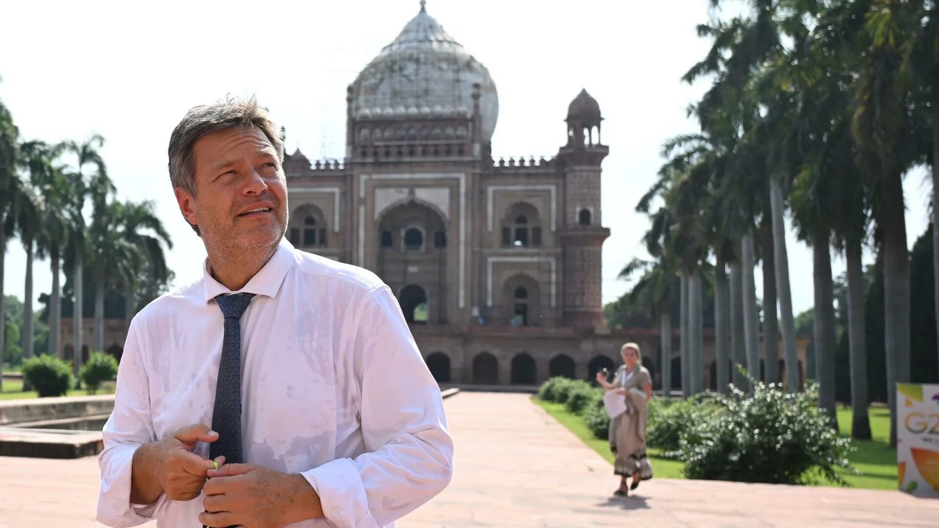 Хабек в китае. Хабек в китае. Хабек в китае. Хабек в китае. Ха бэк невеста речного бога.