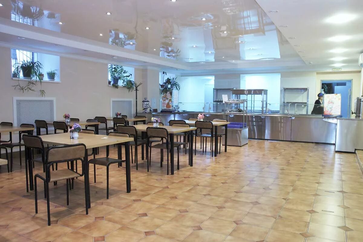 Обеденный зал столовой. Серебряническая набережная 29 бц silver city. Столовая общественного питания. Столовая в школе. Прилавок в столовой.