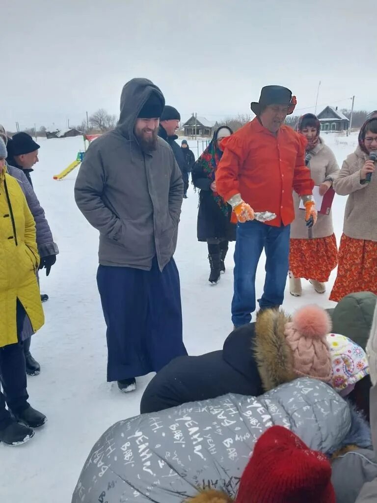 Участие в гулянье приняли. Булдырь Чистопольский. Чистопольский район Булдырь Церковь. Празднование Рождества. Конкурс рыбалка на Масленицу.