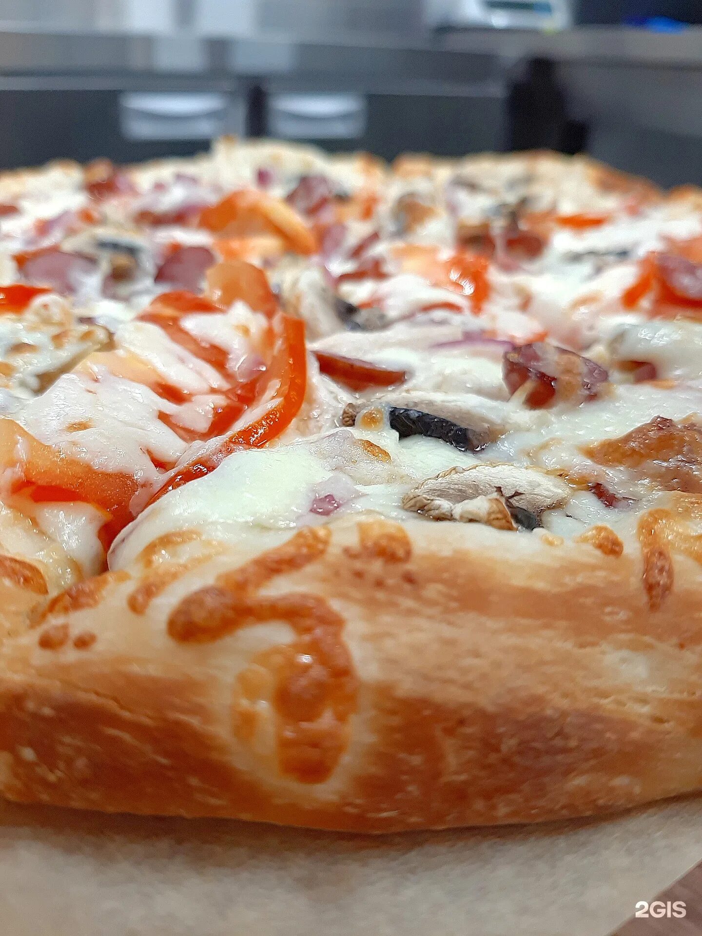 Четырехэтажная пицца мексика. Четырехэтажная пицца. Сумасшедшая пицца. Пицца сикварули. Crazy brothers пицца.