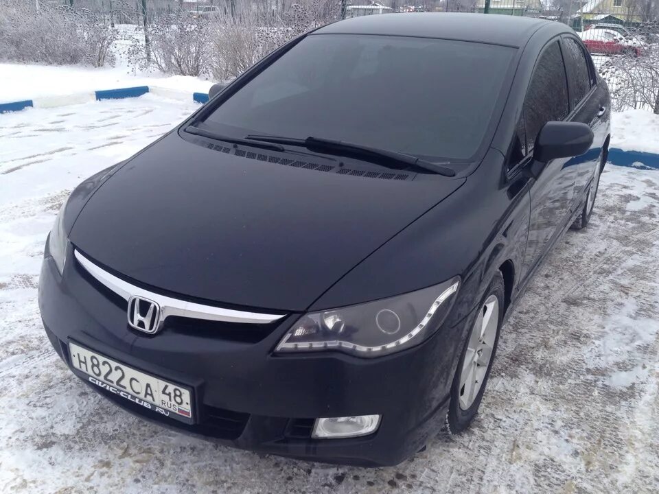 Тонировка хонда. Honda Civic 8 4d лобовое. Тонировка Хонда Цивик 4д. Хонда Цивик тонировка 35. Цивик 5д тонировка на лобовое.