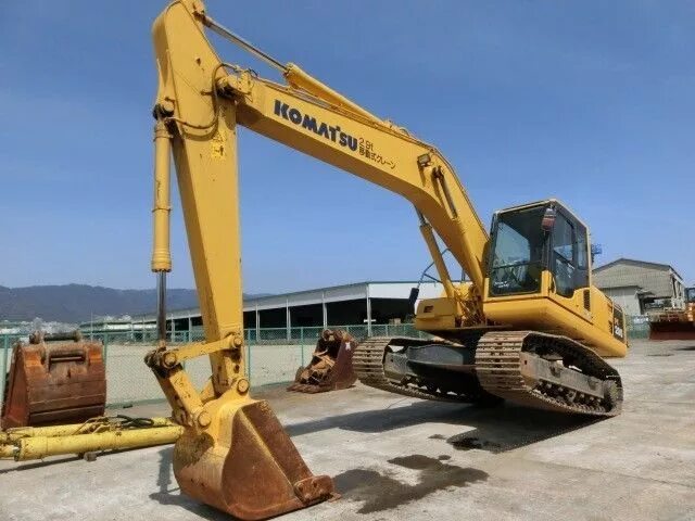 Экскаватор Коматсу 200. Экскаватор Komatsu PC 200. Экскаватор Komatsu pc200-8. Komatsu 320 экскаватор. Экскаватор комацу 200