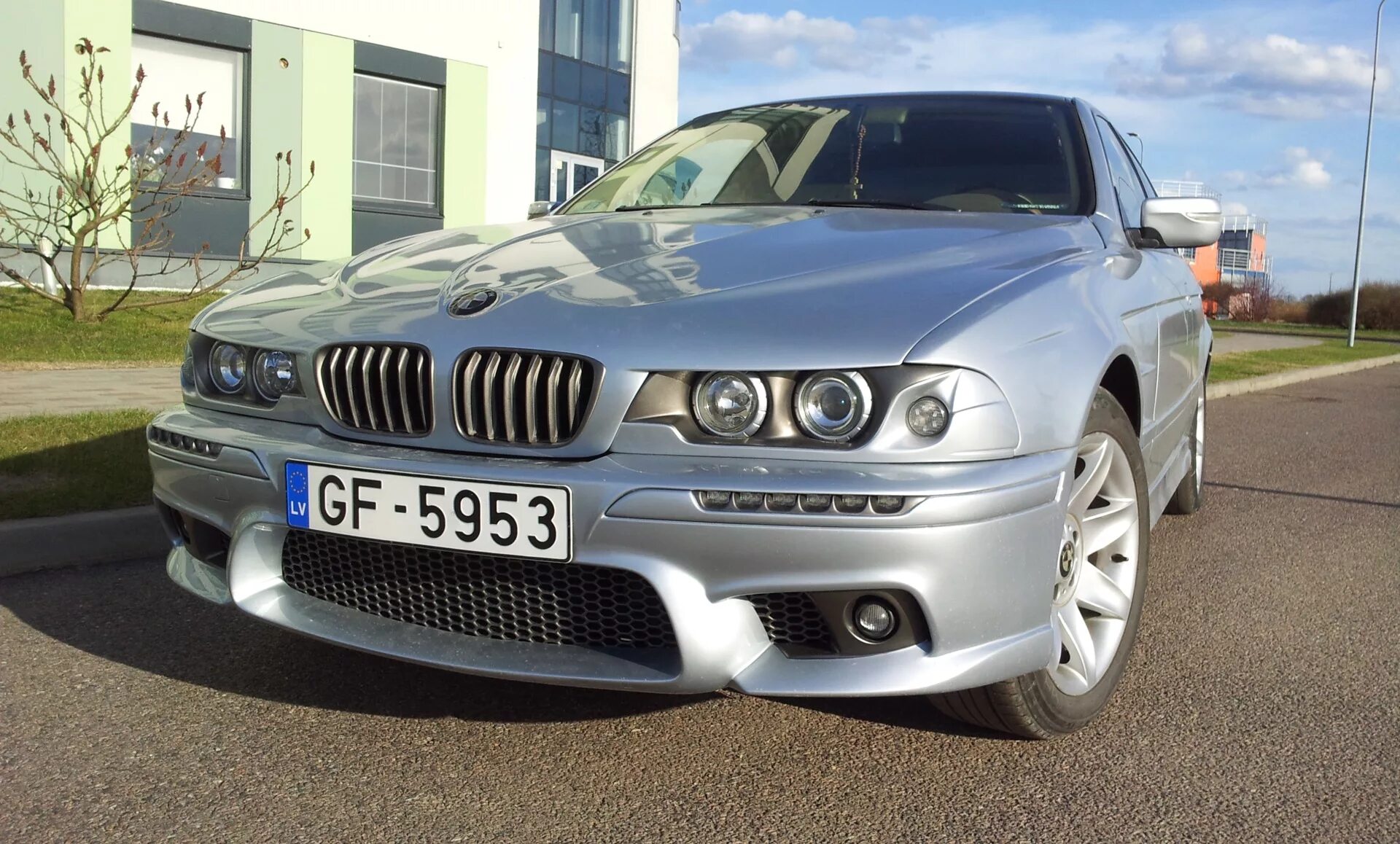 Е39 рест и дорест. Е39 рест. бмв е39 м обвес. bmw e39 рестайлинг. е39 рестайлинг.